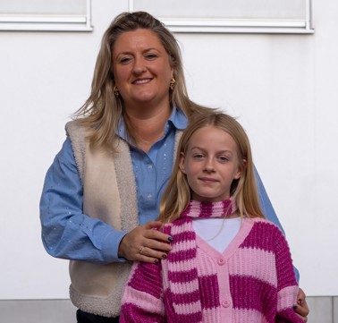 Julie en mama Elvira